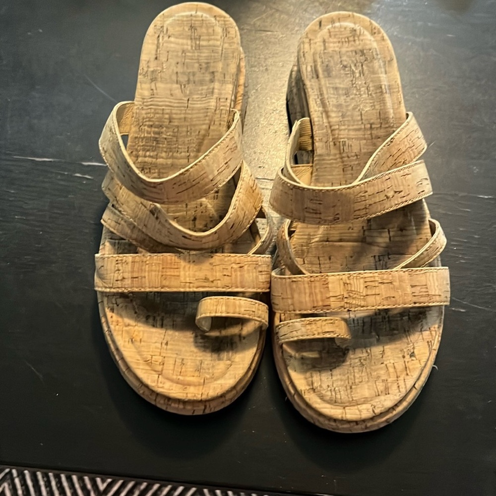 Korks size 9 women’s GUC. - Picture 1 of 2